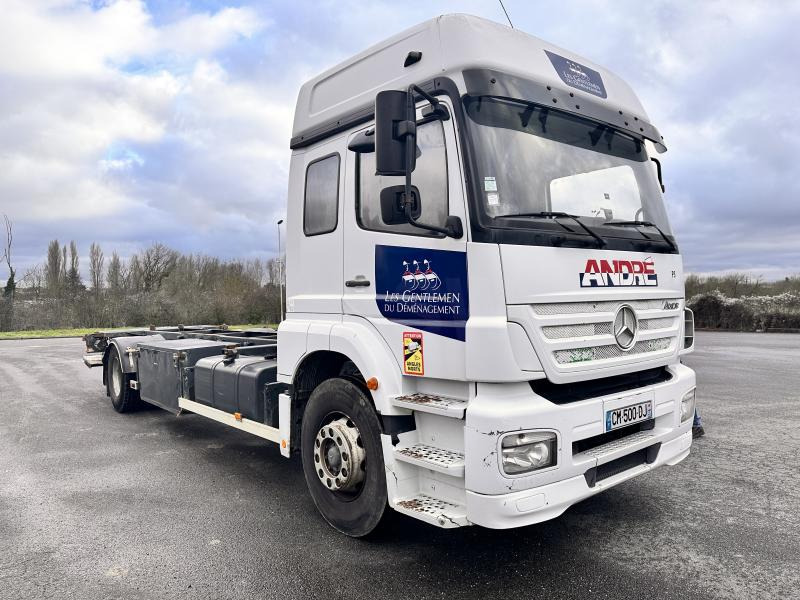 Mercedes Axor - Φορτηγό σασί: φωτογραφία 1 Mercedes Axor - Φορτηγό σασί: φωτογραφία 1