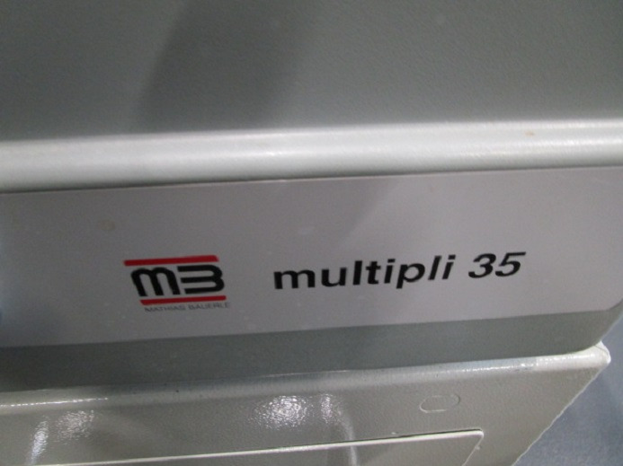 MB MULTIPLI 35 MIT GESTELL - Διπλωτική μηχανή: φωτογραφία 2 MB MULTIPLI 35 MIT GESTELL - Διπλωτική μηχανή: φωτογραφία 2