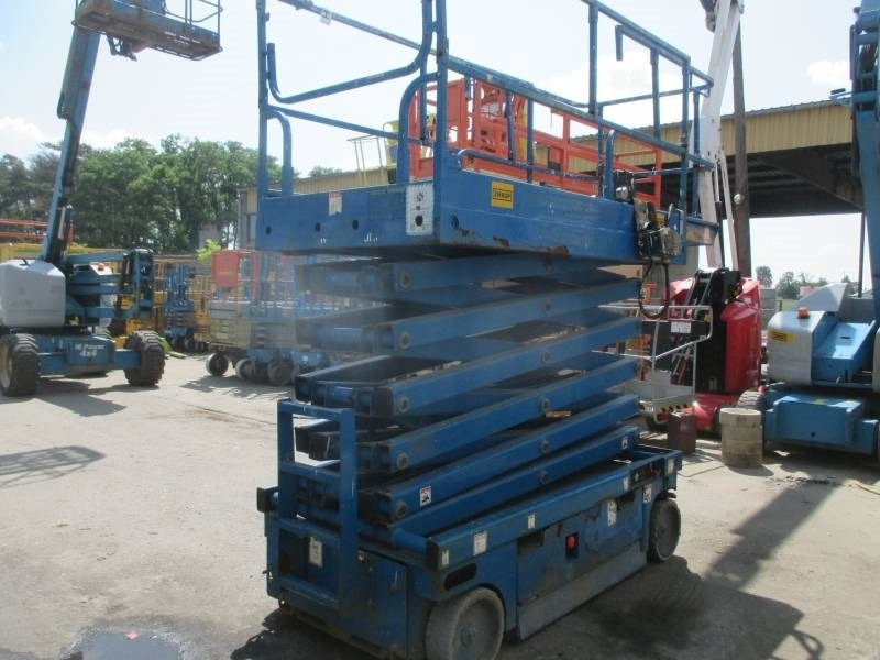 Haulotte Compact 14 - Ψαλιδωτό ανυψωτικό: φωτογραφία 5 Haulotte Compact 14 - Ψαλιδωτό ανυψωτικό: φωτογραφία 5