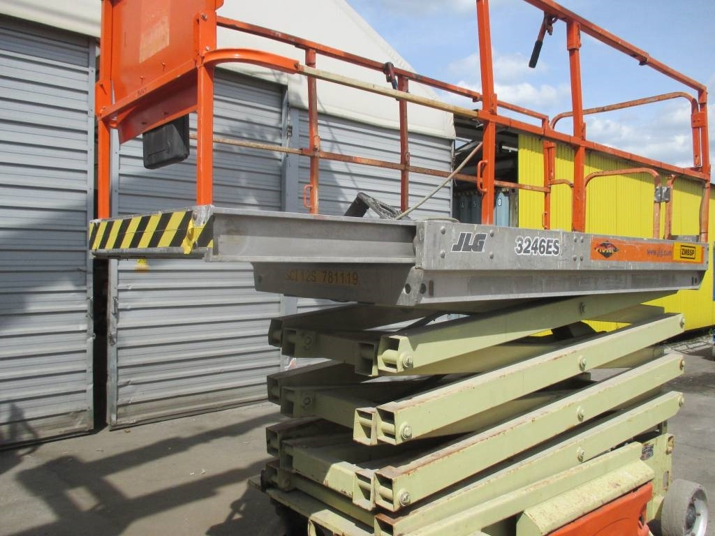 JLG 3246 ES - Ψαλιδωτό ανυψωτικό: φωτογραφία 2 JLG 3246 ES - Ψαλιδωτό ανυψωτικό: φωτογραφία 2
