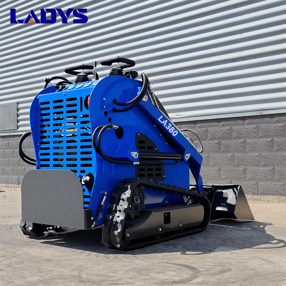 LADYS LA380 Mini Skid Steer Loader Compact Track Diesel Cheap Mini Skid Steer Loader For Sale With Mini Skid Steer Attachments 4 In 1 Bucket - Φορτωτής πλάγιας ολίσθησης: φωτογραφία 4 LADYS LA380 Mini Skid Steer Loader Compact Track Diesel Cheap Mini Skid Steer Loader For Sale With Mini Skid Steer Attachments 4 In 1 Bucket - Φορτωτής πλάγιας ολίσθησης: φωτογραφία 4