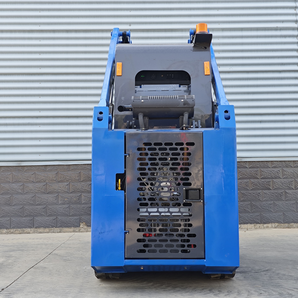 LEZUM LA670 Skid Steer Euro 5/Epa Engine Kubota Mini Small Skid Steer Loader For Sale - Φορτωτής πλάγιας ολίσθησης: φωτογραφία 3 LEZUM LA670 Skid Steer Euro 5/Epa Engine Kubota Mini Small Skid Steer Loader For Sale - Φορτωτής πλάγιας ολίσθησης: φωτογραφία 3
