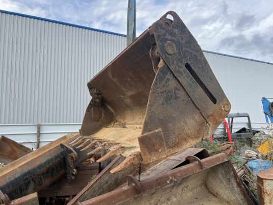 Godet dropp 4-1 Morin M4 - Κουβάς για εκσκαφέα: φωτογραφία 4 Godet dropp 4-1 Morin M4 - Κουβάς για εκσκαφέα: φωτογραφία 4