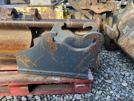 Platine à boulonner mecalac Connect - Ταχυσύνδεσμος: φωτογραφία 1 Platine à boulonner mecalac Connect - Ταχυσύνδεσμος: φωτογραφία 1