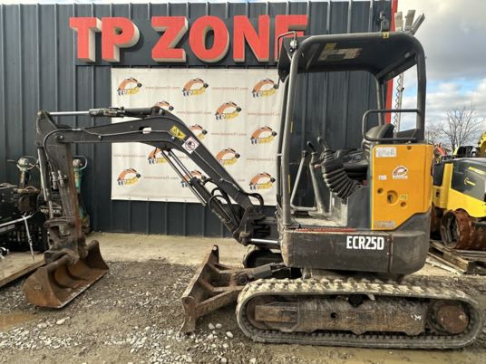 Volvo ECR25D à 22 500 € HT - Μίνι εκσκαφέας: φωτογραφία 2 Volvo ECR25D à 22 500 € HT - Μίνι εκσκαφέας: φωτογραφία 2