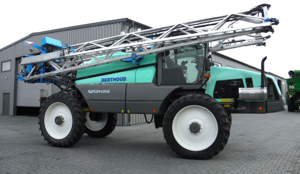 Berthoud Raptor 4240 36 M, GPS Trimble Automatyczne wylaczanie sekcji, Nie Malowany, Stan Bardzo Dobry - Αυτοκινούμενο ψεκαστικό: φωτογραφία 4 Berthoud Raptor 4240 36 M, GPS Trimble Automatyczne wylaczanie sekcji, Nie Malowany, Stan Bardzo Dobry - Αυτοκινούμενο ψεκαστικό: φωτογραφία 4