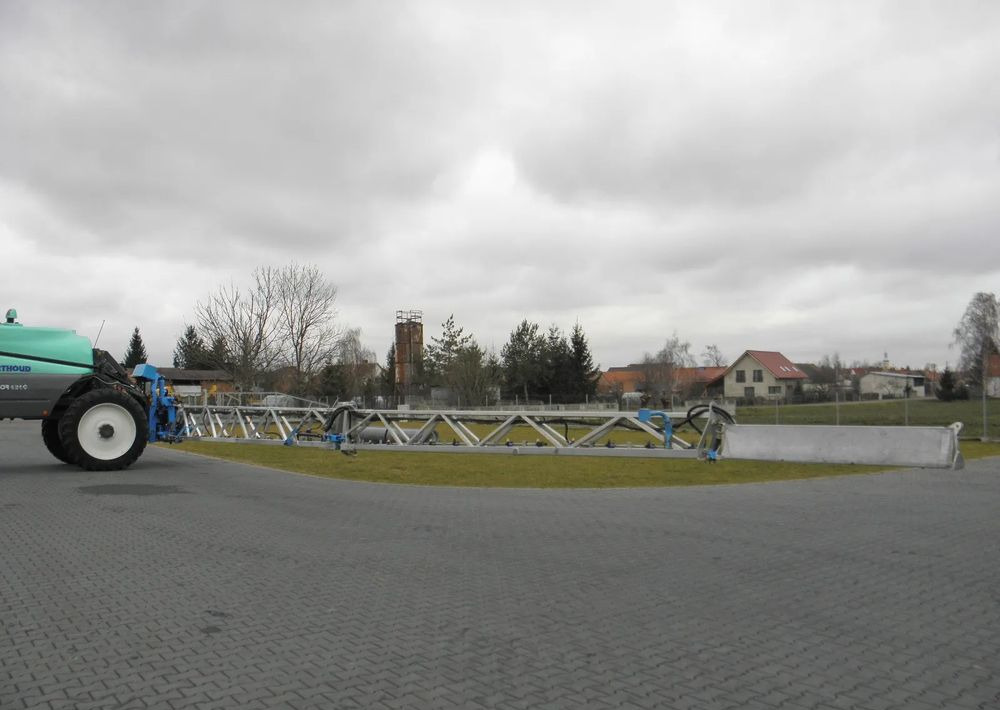 Αυτοκινούμενο ψεκαστικό Berthoud Raptor 4240 36 M, GPS Trimble Automatyczne wylaczanie sekcji, Nie Malowany, Stan Bardzo Dobry: φωτογραφία 15 Αυτοκινούμενο ψεκαστικό Berthoud Raptor 4240 36 M, GPS Trimble Automatyczne wylaczanie sekcji, Nie Malowany, Stan Bardzo Dobry: φωτογραφία 15