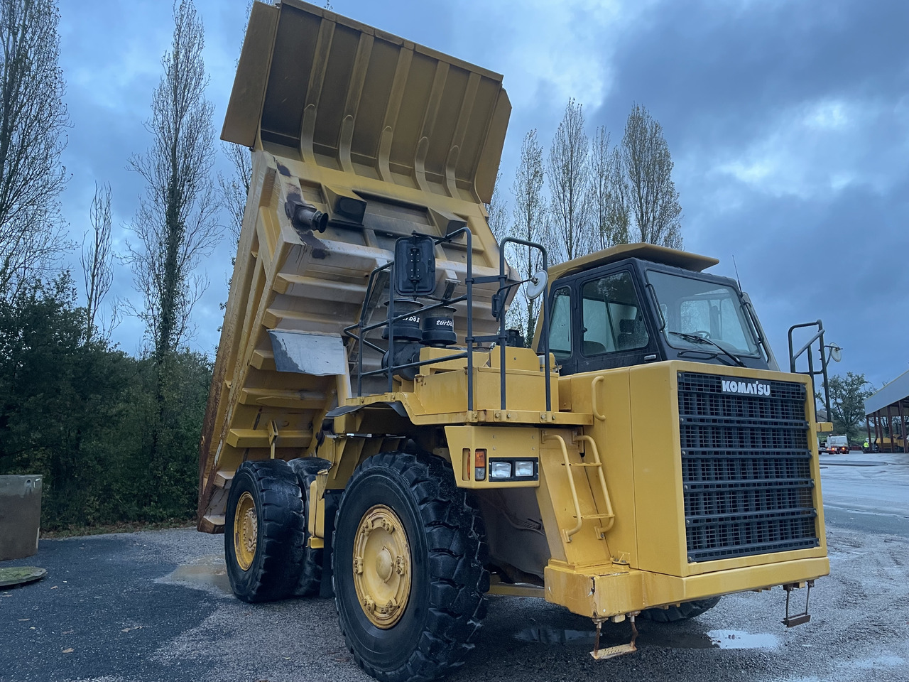 KOMATSU Hd405-6 - Ανατρεπόμενο όχημα μεταφοράς λατομικών υλικών: φωτογραφία 4 KOMATSU Hd405-6 - Ανατρεπόμενο όχημα μεταφοράς λατομικών υλικών: φωτογραφία 4