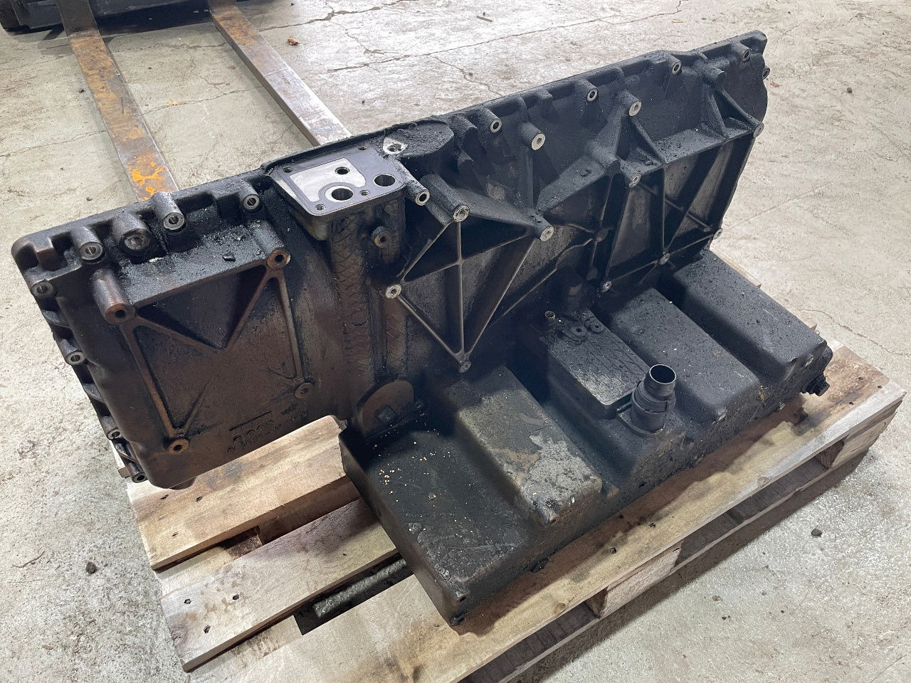 MAN Ölwanne MAN Motor D2066 D 2066HLA EEV Euro 6 LUH 52 LUH 50 - Κάρτερ λαδιού για Λεωφορείο: φωτογραφία 3 MAN Ölwanne MAN Motor D2066 D 2066HLA EEV Euro 6 LUH 52 LUH 50 - Κάρτερ λαδιού για Λεωφορείο: φωτογραφία 3