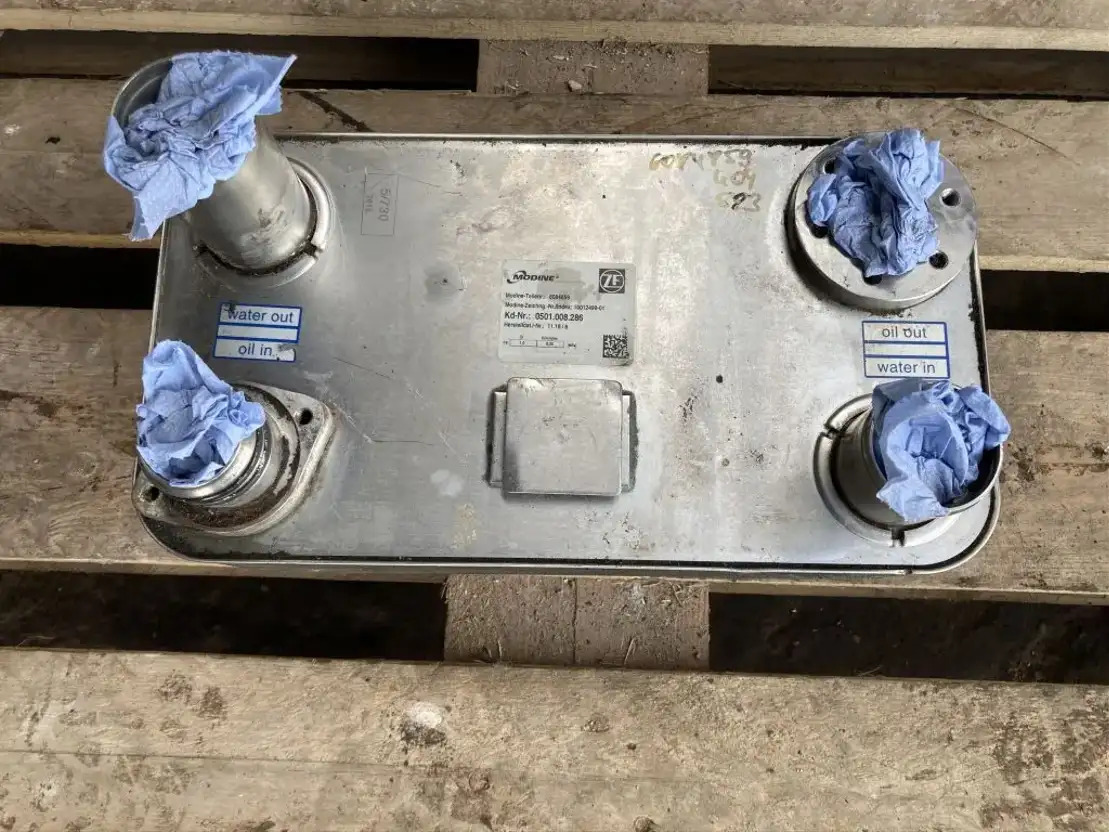 ZF ZF Ölkühler Wärmetauscher Getriebeölkühler Modine 0501.008.286 6084859  - Κιβώτιο ταχυτήτων και ανταλλακτικά για Λεωφορείο: φωτογραφία 1 ZF ZF Ölkühler Wärmetauscher Getriebeölkühler Modine 0501.008.286 6084859  - Κιβώτιο ταχυτήτων και ανταλλακτικά για Λεωφορείο: φωτογραφία 1