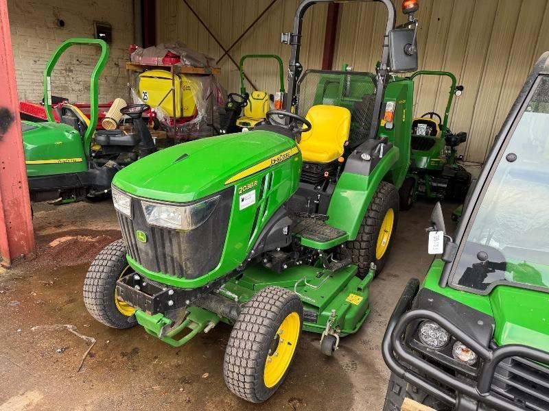 JOHN DEERE 2038R - Τρακτέρ: φωτογραφία 1 JOHN DEERE 2038R - Τρακτέρ: φωτογραφία 1