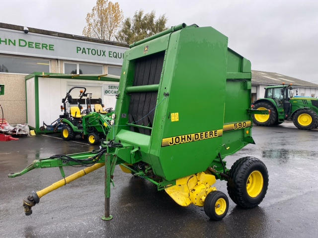 JOHN DEERE 590 - Χορτοδετική μηχανή στρόγγυλης μπάλας: φωτογραφία 1 JOHN DEERE 590 - Χορτοδετική μηχανή στρόγγυλης μπάλας: φωτογραφία 1