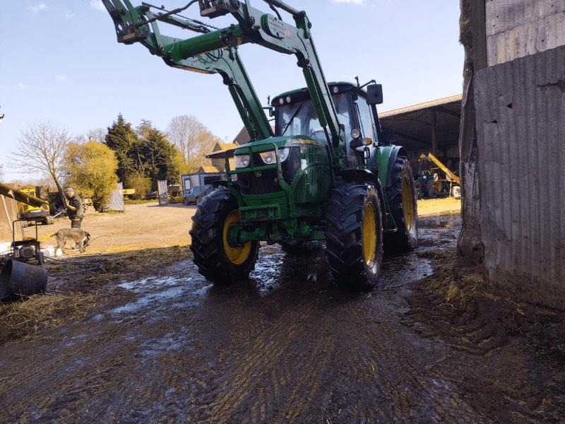 JOHN DEERE 6115M - Τρακτέρ: φωτογραφία 2 JOHN DEERE 6115M - Τρακτέρ: φωτογραφία 2