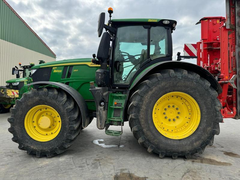 JOHN DEERE 6R250 - Τρακτέρ: φωτογραφία 1 JOHN DEERE 6R250 - Τρακτέρ: φωτογραφία 1