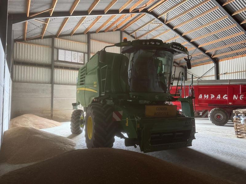 JOHN DEERE T660 - Θεριζοαλωνιστική μηχανή: φωτογραφία 4 JOHN DEERE T660 - Θεριζοαλωνιστική μηχανή: φωτογραφία 4