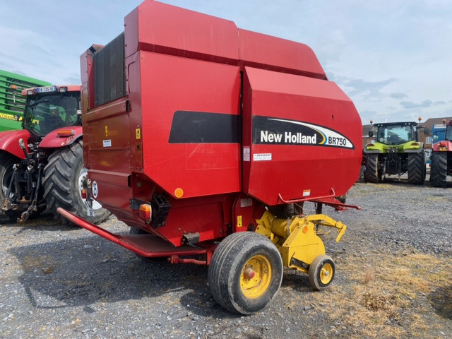 Leasing NEW-HOLLAND BR750 NEW-HOLLAND BR750: φωτογραφία 7
