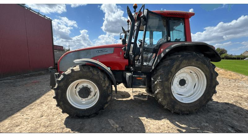 VALTRA T160 - Τρακτέρ: φωτογραφία 1 VALTRA T160 - Τρακτέρ: φωτογραφία 1