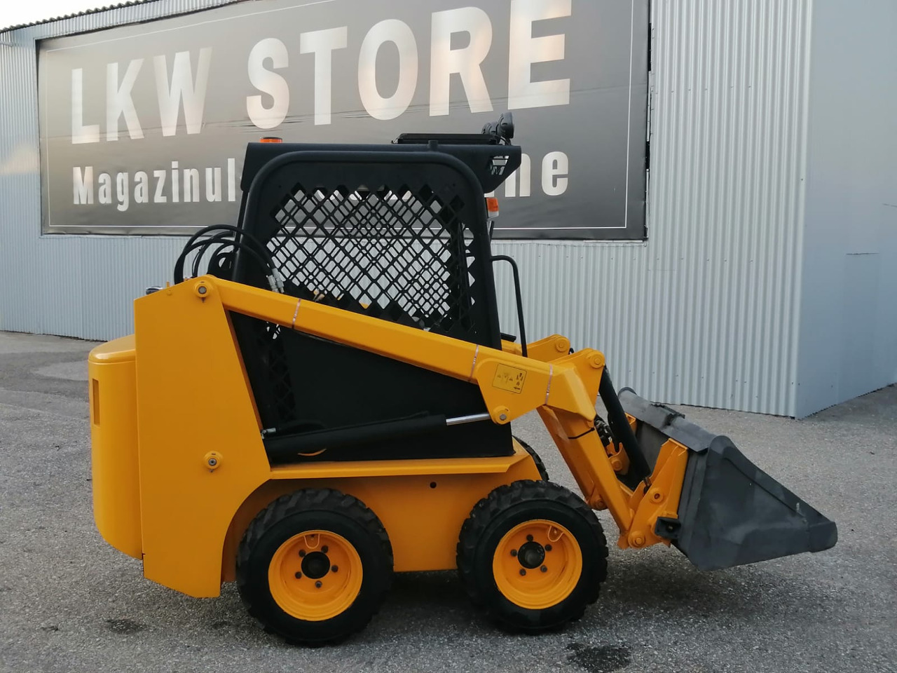 Bobcat Front Loader Ram Italia FM 120 – Hammer Installation - Φορτωτής πλάγιας ολίσθησης: φωτογραφία 2 Bobcat Front Loader Ram Italia FM 120 – Hammer Installation - Φορτωτής πλάγιας ολίσθησης: φωτογραφία 2