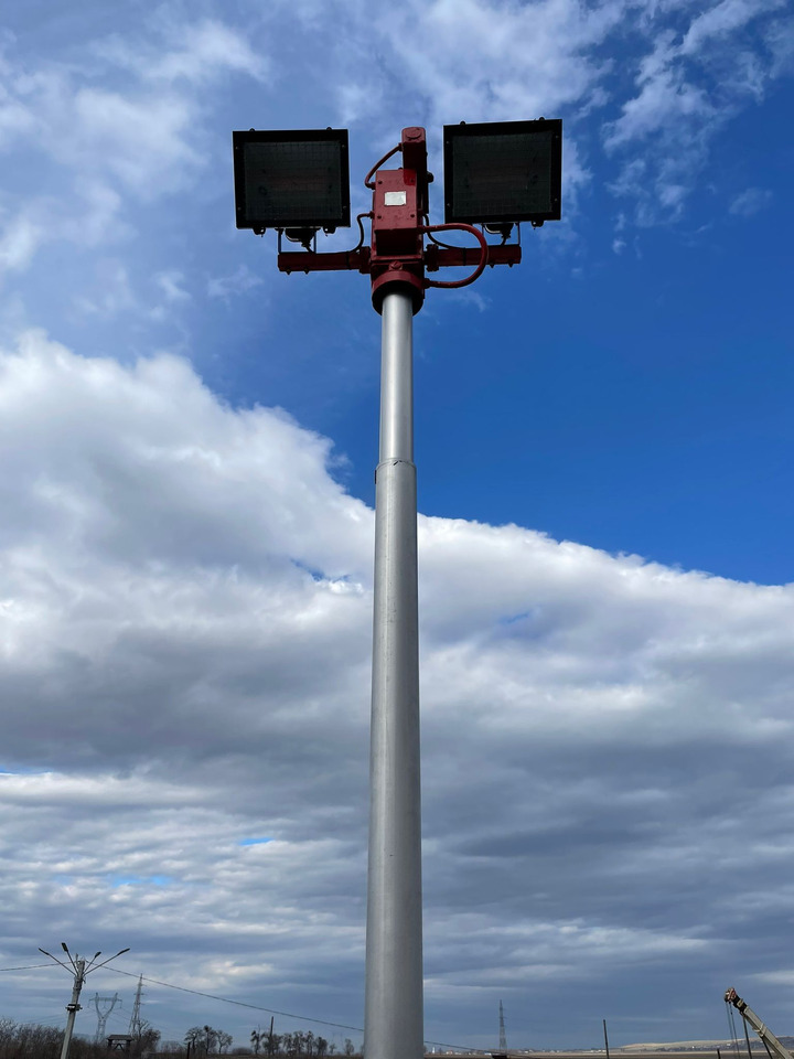 KRONENBURG K45 FIRE TRUCK - Πυροσβεστικό όχημα: φωτογραφία 4 KRONENBURG K45 FIRE TRUCK - Πυροσβεστικό όχημα: φωτογραφία 4