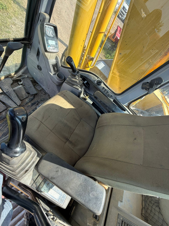 NEW HOLLAND E 215 EXCAVATOR - Ερπυστριοφόρος εκσκαφέας: φωτογραφία 3 NEW HOLLAND E 215 EXCAVATOR - Ερπυστριοφόρος εκσκαφέας: φωτογραφία 3