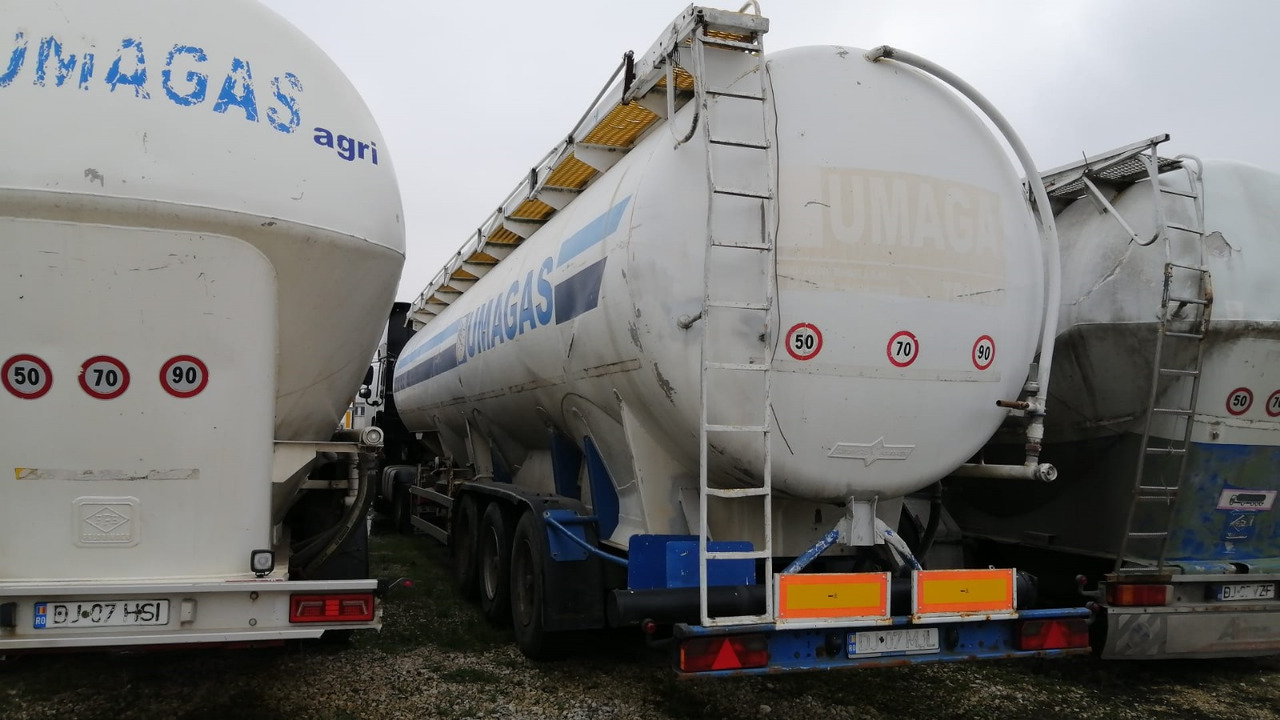 SPITZER Tank/Silo 57,000 l 4 Compartments for Powders/Feed/Water//Liquid Fertilizer/etc. - Σιλοφόρο: φωτογραφία 2 SPITZER Tank/Silo 57,000 l 4 Compartments for Powders/Feed/Water//Liquid Fertilizer/etc. - Σιλοφόρο: φωτογραφία 2