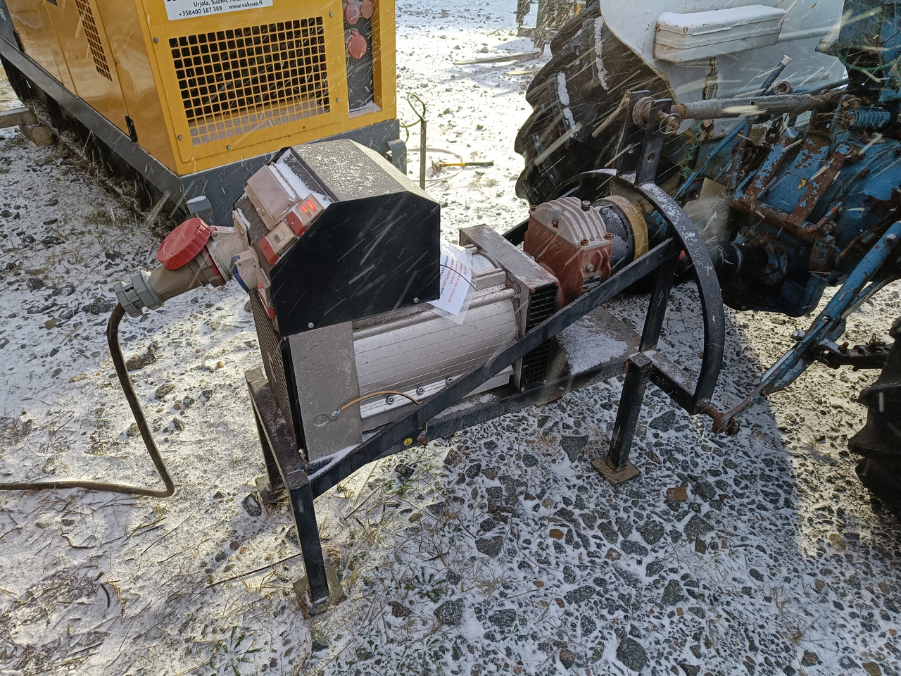 Aggregaatti traktorikäyttöinen - Βιομηχανική γεννήτρια: φωτογραφία 5 Aggregaatti traktorikäyttöinen - Βιομηχανική γεννήτρια: φωτογραφία 5