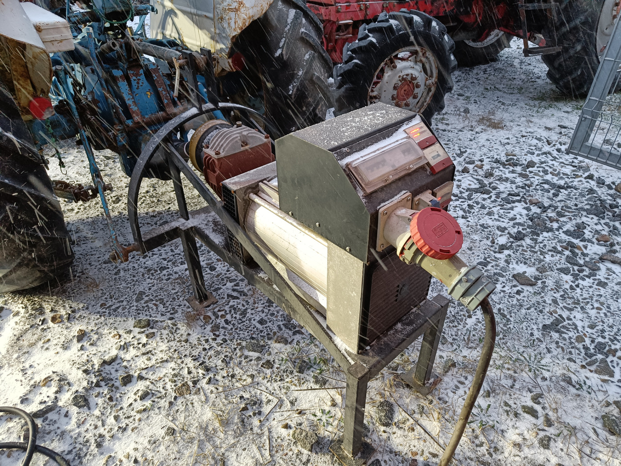 Aggregaatti traktorikäyttöinen - Βιομηχανική γεννήτρια: φωτογραφία 3 Aggregaatti traktorikäyttöinen - Βιομηχανική γεννήτρια: φωτογραφία 3