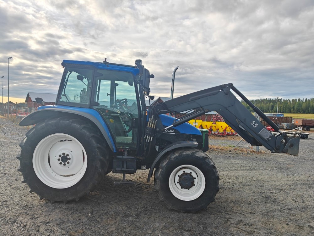 New Holland TS100, ES vaihteisto, ilmastointi, etukuormaaja Ålö Q55, katso video! - Τρακτέρ: φωτογραφία 5 New Holland TS100, ES vaihteisto, ilmastointi, etukuormaaja Ålö Q55, katso video! - Τρακτέρ: φωτογραφία 5