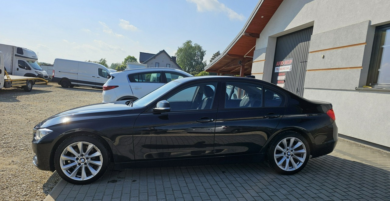 BMW SERIA 3 V (F30/F31/F34) BMW SERIA 3 BMW 330D xDrive ładny stan 4x4 sedan - Λιμουζίνα/ Sedan: φωτογραφία 4 BMW SERIA 3 V (F30/F31/F34) BMW SERIA 3 BMW 330D xDrive ładny stan 4x4 sedan - Λιμουζίνα/ Sedan: φωτογραφία 4