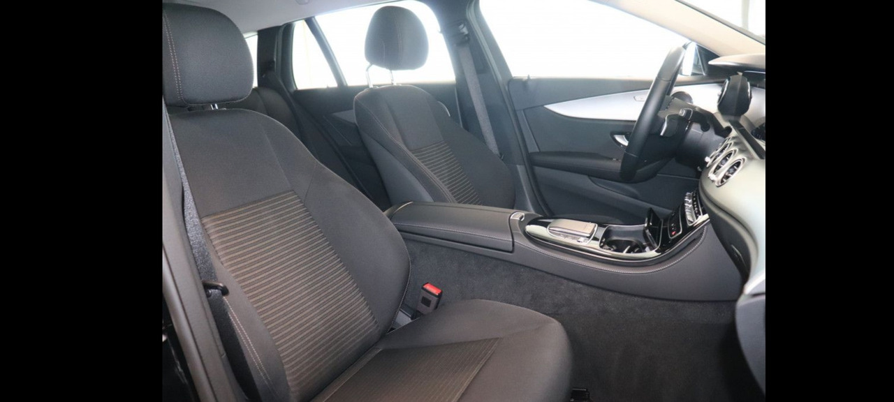Αυτοκίνητο Mercedes-Benz E 400 dT 4Matic Avant LED 9G-Tronic MBUX Widescreen E 400 dT 4Matic Avant LED 9G-Tronic MBUX Widescreen: φωτογραφία 22