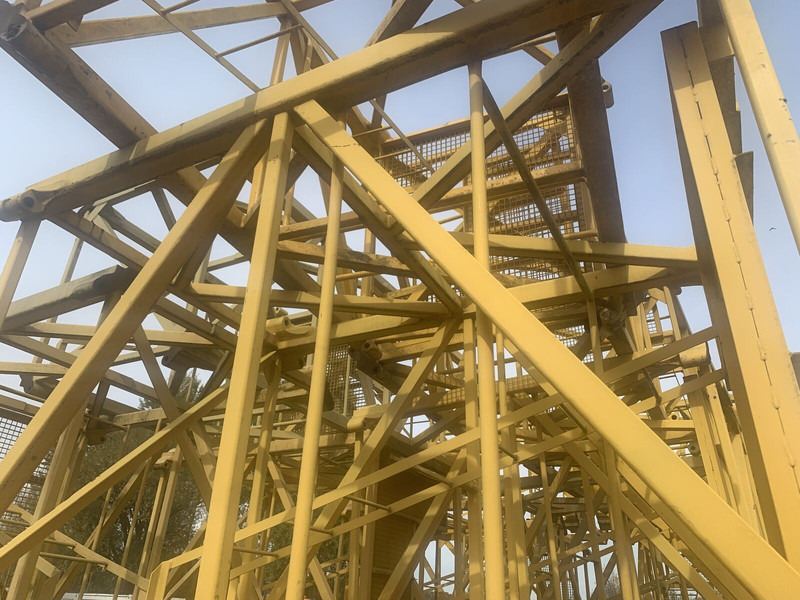 Liebherr 120HC - Πυργογερανός: φωτογραφία 3 Liebherr 120HC - Πυργογερανός: φωτογραφία 3