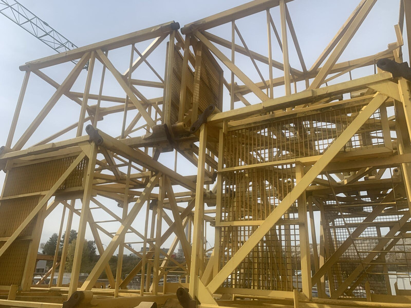 Liebherr 120HC - Πυργογερανός: φωτογραφία 1 Liebherr 120HC - Πυργογερανός: φωτογραφία 1