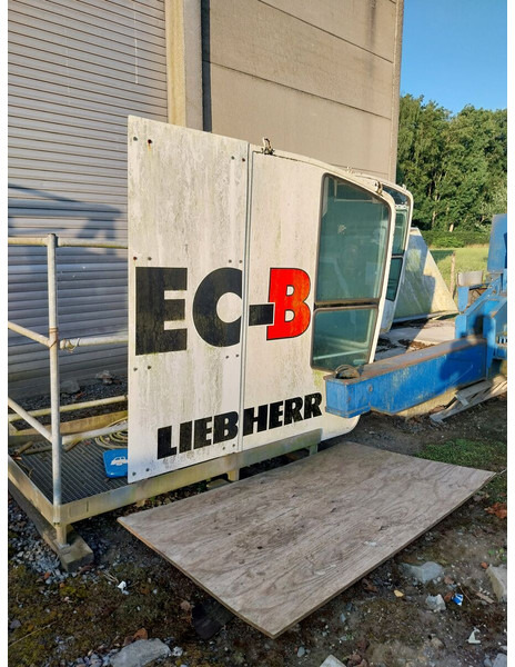 Liebherr EC-B - Πυργογερανός: φωτογραφία 1 Liebherr EC-B - Πυργογερανός: φωτογραφία 1