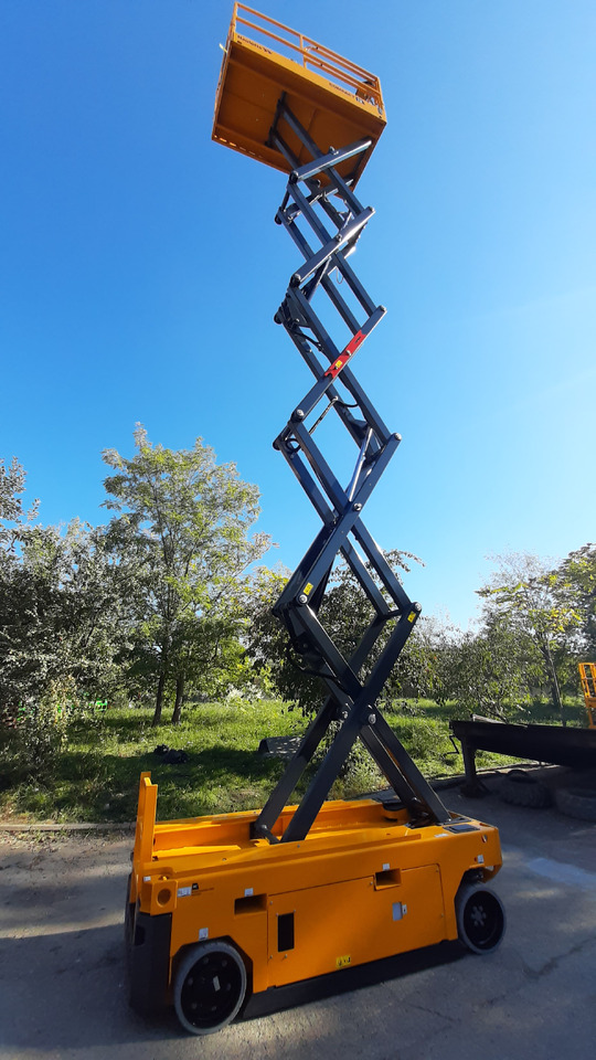 Compact 12 - Ψαλιδωτό ανυψωτικό: φωτογραφία 3 Compact 12 - Ψαλιδωτό ανυψωτικό: φωτογραφία 3