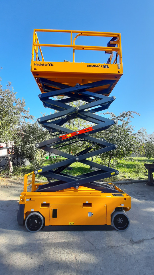 Compact 12 - Ψαλιδωτό ανυψωτικό: φωτογραφία 4 Compact 12 - Ψαλιδωτό ανυψωτικό: φωτογραφία 4
