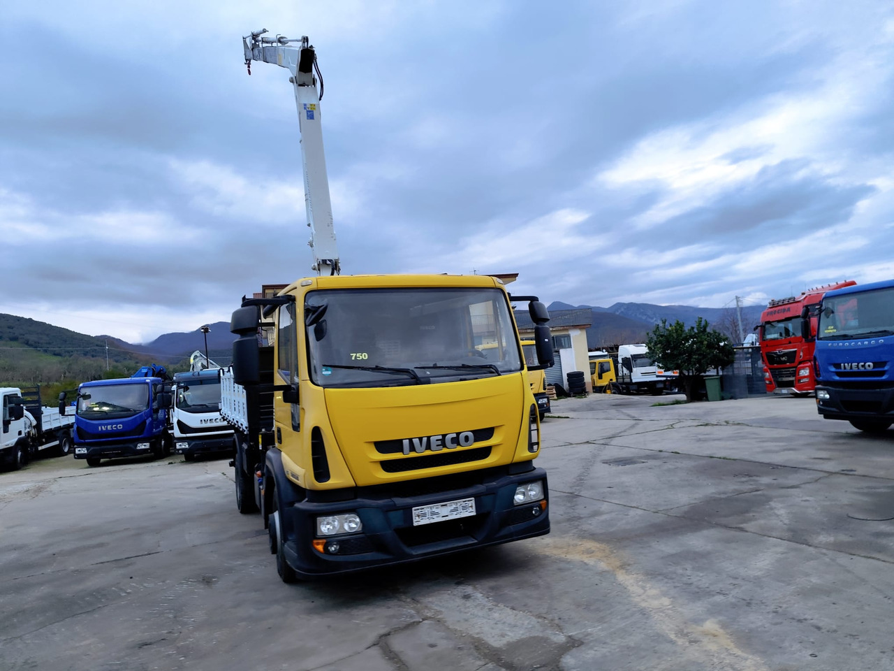 Φορτηγό με γερανό, Φορτηγό ανατρεπόμενο IVECO EUROCARGO 120E28P: φωτογραφία 27 Φορτηγό με γερανό, Φορτηγό ανατρεπόμενο IVECO EUROCARGO 120E28P: φωτογραφία 27