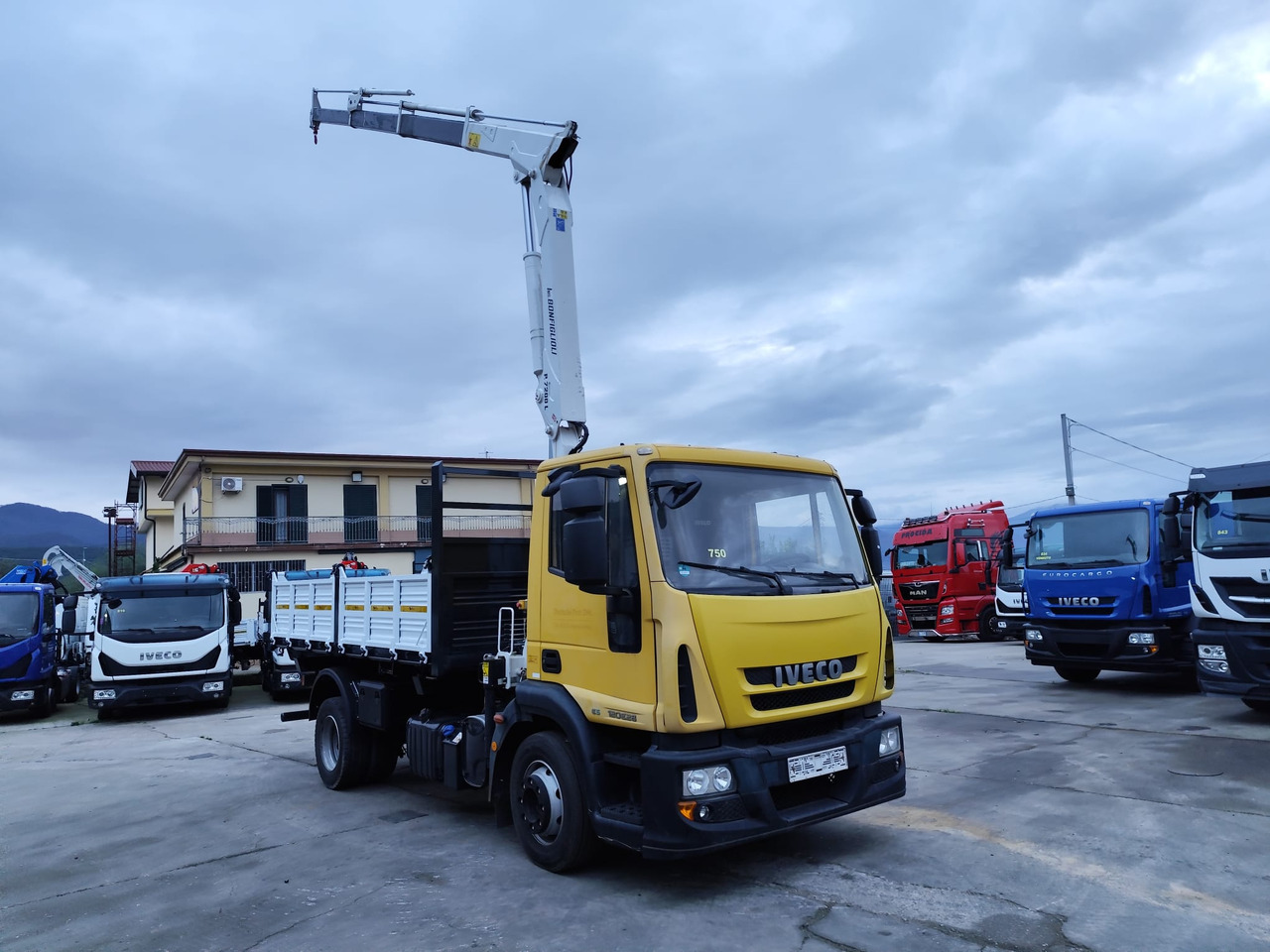 Φορτηγό με γερανό, Φορτηγό ανατρεπόμενο IVECO EUROCARGO 120E28P: φωτογραφία 28 Φορτηγό με γερανό, Φορτηγό ανατρεπόμενο IVECO EUROCARGO 120E28P: φωτογραφία 28