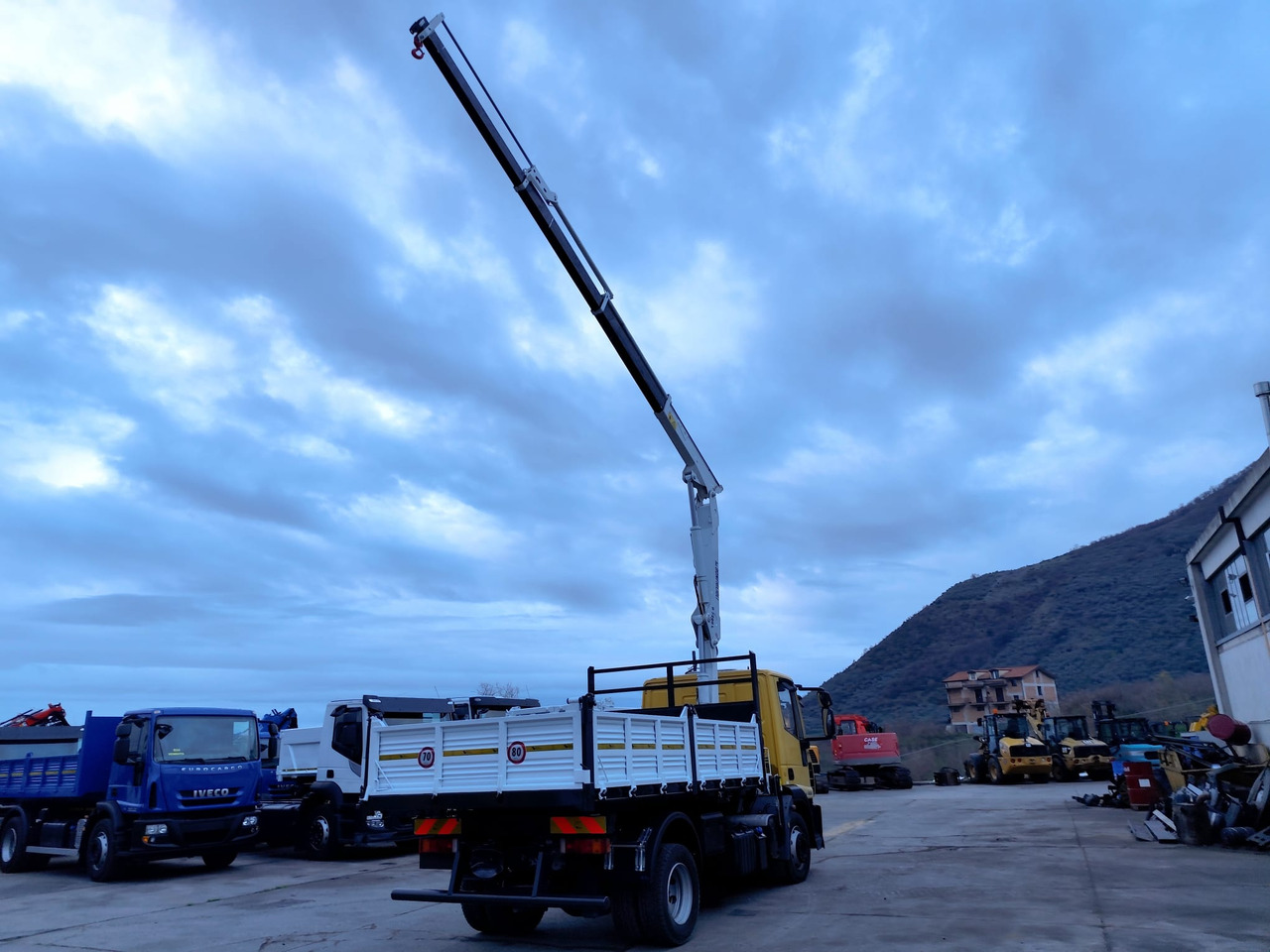 Φορτηγό με γερανό, Φορτηγό ανατρεπόμενο IVECO EUROCARGO 120E28P: φωτογραφία 20 Φορτηγό με γερανό, Φορτηγό ανατρεπόμενο IVECO EUROCARGO 120E28P: φωτογραφία 20