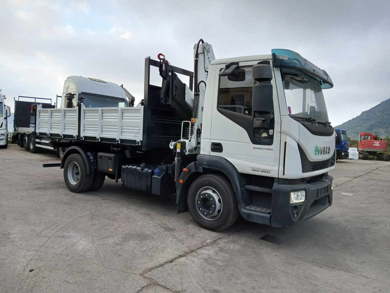 IVECO EUROCARGO 140-250 - Φορτηγό με γερανό: φωτογραφία 5 IVECO EUROCARGO 140-250 - Φορτηγό με γερανό: φωτογραφία 5