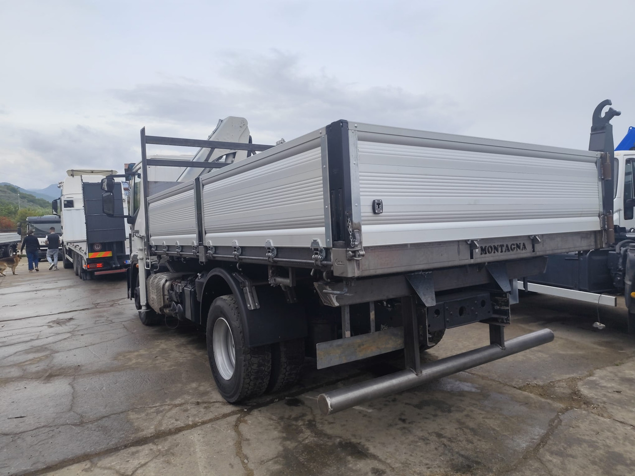 IVECO EUROCARGO 140-250 - Φορτηγό με γερανό: φωτογραφία 3 IVECO EUROCARGO 140-250 - Φορτηγό με γερανό: φωτογραφία 3