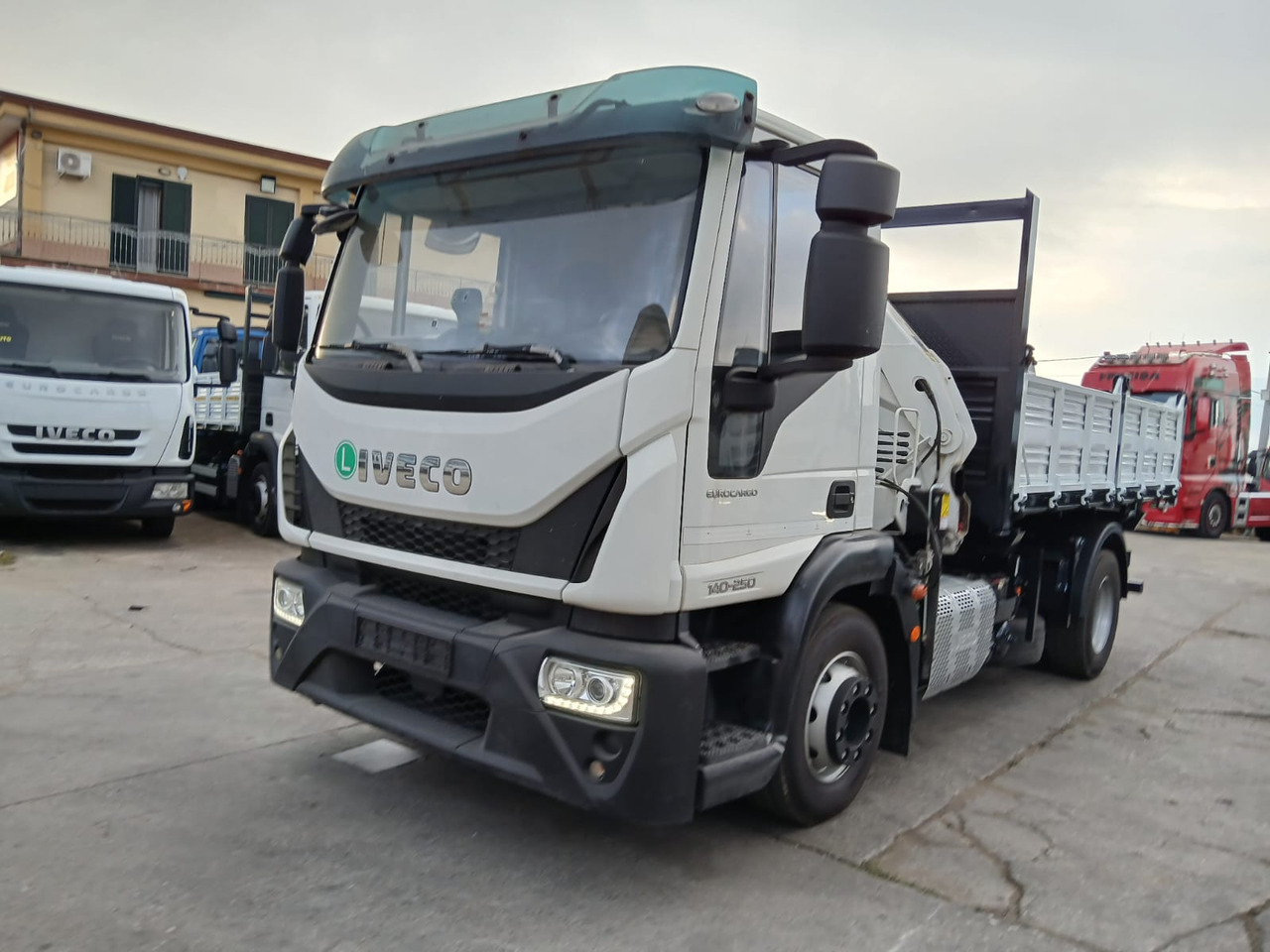 IVECO EUROCARGO 140-250 - Φορτηγό με γερανό: φωτογραφία 2 IVECO EUROCARGO 140-250 - Φορτηγό με γερανό: φωτογραφία 2