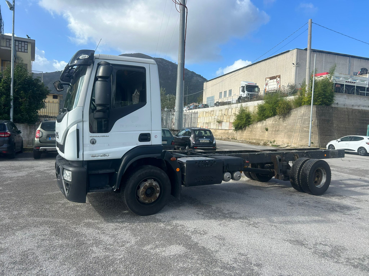 IVECO EUROCARGO 160-280 - Φορτηγό σασί, Φορτηγό με γερανό: φωτογραφία 4 IVECO EUROCARGO 160-280 - Φορτηγό σασί, Φορτηγό με γερανό: φωτογραφία 4