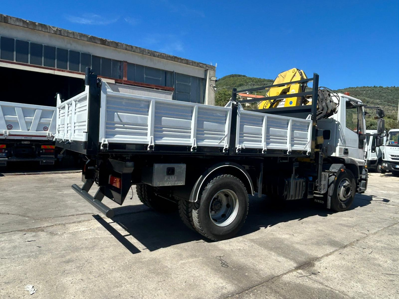 IVECO EUROCARGO 160E28 - Φορτηγό με γερανό: φωτογραφία 5 IVECO EUROCARGO 160E28 - Φορτηγό με γερανό: φωτογραφία 5