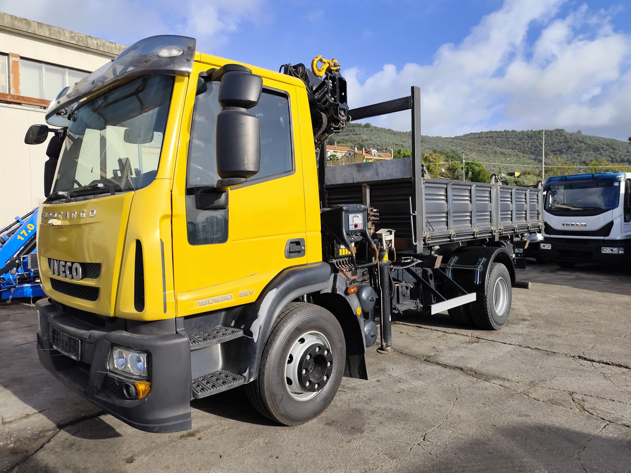 IVECO EUROCARGO 160E30 - Φορτηγό με γερανό: φωτογραφία 1 IVECO EUROCARGO 160E30 - Φορτηγό με γερανό: φωτογραφία 1
