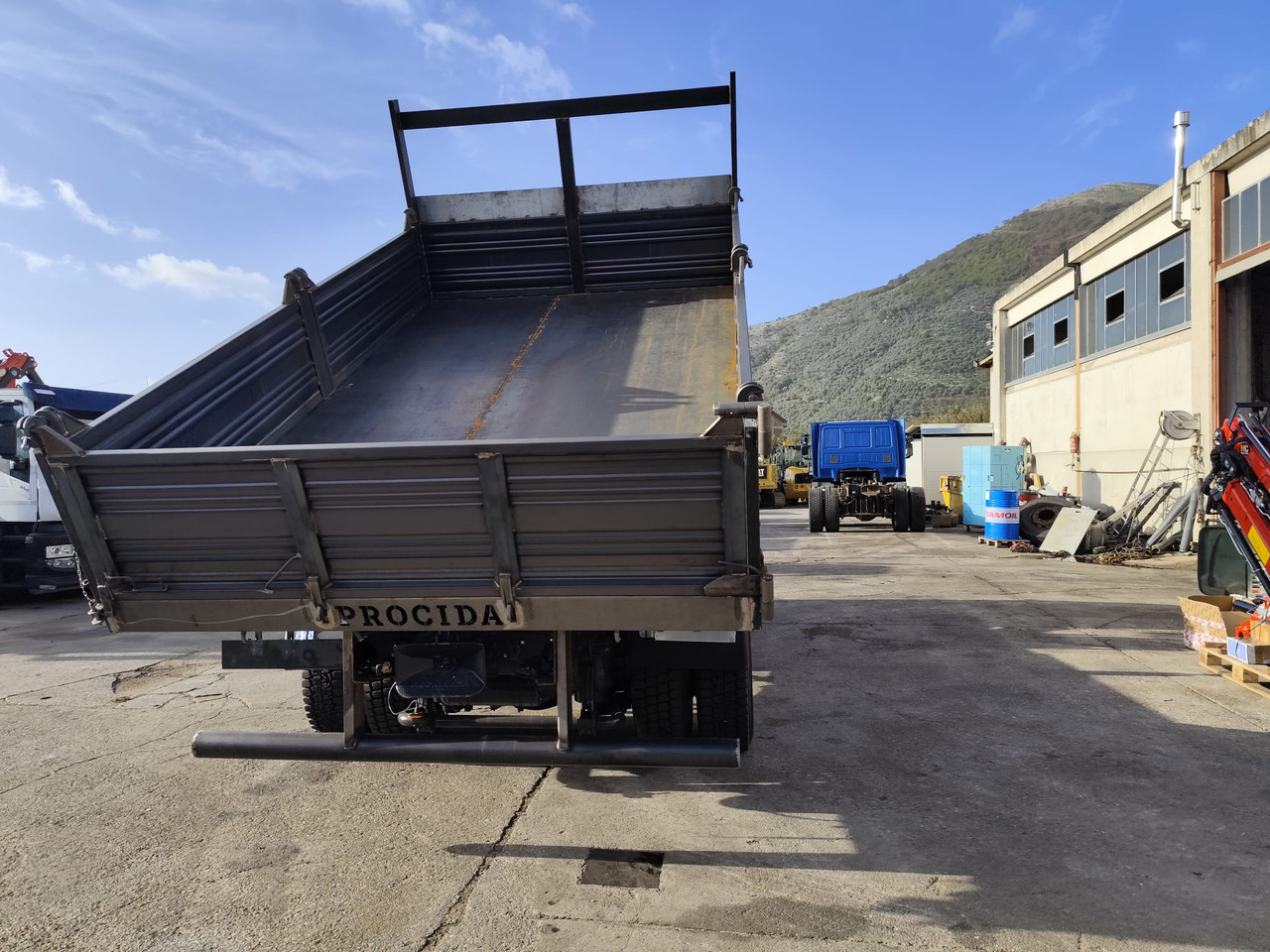Φορτηγό με γερανό IVECO EUROCARGO 160E30: φωτογραφία 25 Φορτηγό με γερανό IVECO EUROCARGO 160E30: φωτογραφία 25