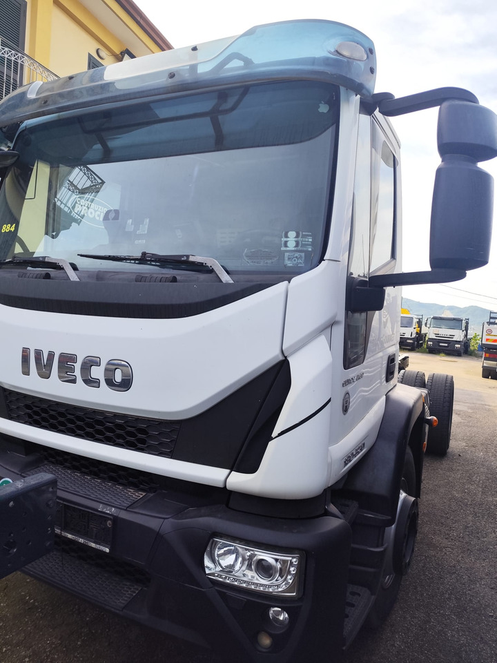 IVECO EUROCARGO 180-320 - Φορτηγό σασί: φωτογραφία 2 IVECO EUROCARGO 180-320 - Φορτηγό σασί: φωτογραφία 2