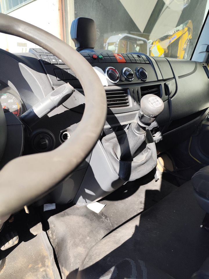 IVECO EUROCARGO 190EL25 - Φορτηγό σασί: φωτογραφία 4 IVECO EUROCARGO 190EL25 - Φορτηγό σασί: φωτογραφία 4