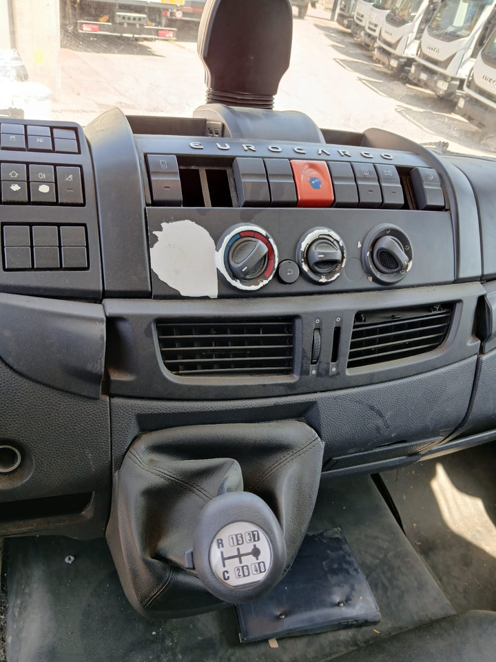 Leasing IVECO EUROCARGO 190EL25 IVECO EUROCARGO 190EL25: φωτογραφία 30 Leasing IVECO EUROCARGO 190EL25 IVECO EUROCARGO 190EL25: φωτογραφία 30