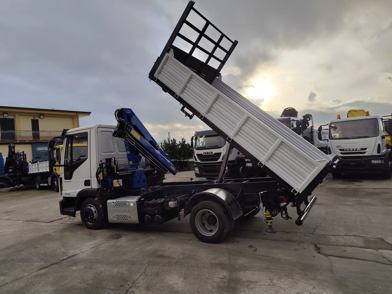 IVECO EUROCARGO 75-160 - Φορτηγό ανατρεπόμενο, Φορτηγό με γερανό: φωτογραφία 3 IVECO EUROCARGO 75-160 - Φορτηγό ανατρεπόμενο, Φορτηγό με γερανό: φωτογραφία 3