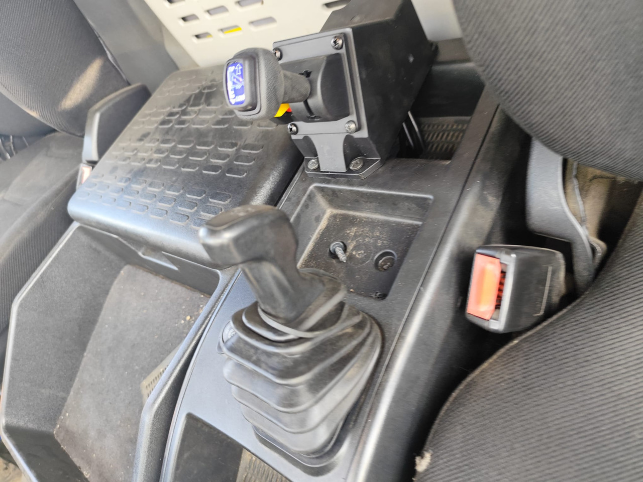 IVECO EUROCARGO 75-160 - Φορτηγό με γερανό: φωτογραφία 5 IVECO EUROCARGO 75-160 - Φορτηγό με γερανό: φωτογραφία 5